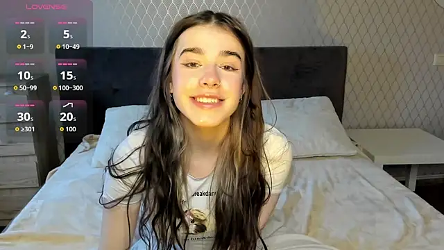 Snapshot of ShellyMoon_ chatting on 29, 9, 2025 ShellyMoon online show from 29, 9, 2025
