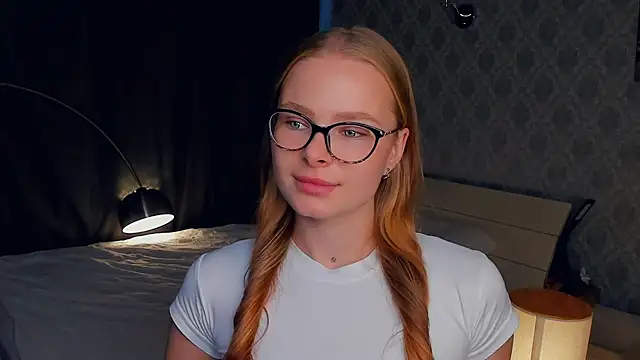 Snapshot of LibbyVenzeio chatting on 18, 10, 2025 LibbyVenzeio online show from 18, 10, 2025