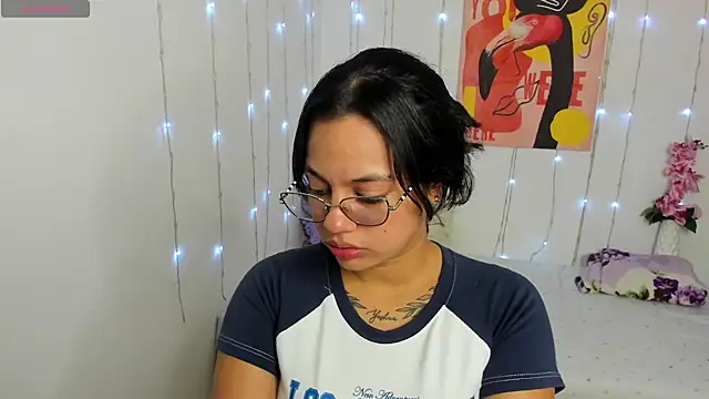 Snapshot of paris_blue chatting on 11, 10, 2025 paris blue online show from 11, 10, 2025