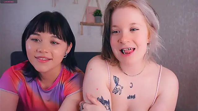 EviaVanveen online show from 1, 12, 2025