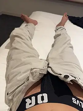 HenryLee1983-cums online show from 26, 11, 2025