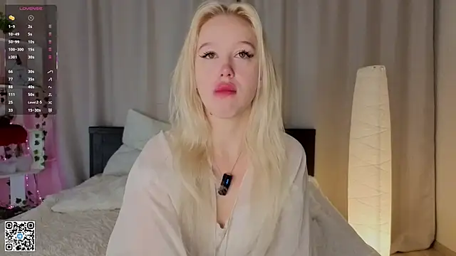 Snapshot of TrishAltsisi chatting on 1, 10, 2025 TrishAltsisi online show from 1, 10, 2025