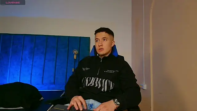 Snapshot of EthanConnor_ chatting on 6, 10, 2025 EthanConnor online show from 6, 10, 2025