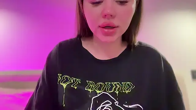 Snapshot of AlmaryKim chatting on 4, 11, 2025 AlmaryKim online show from 4, 11, 2025