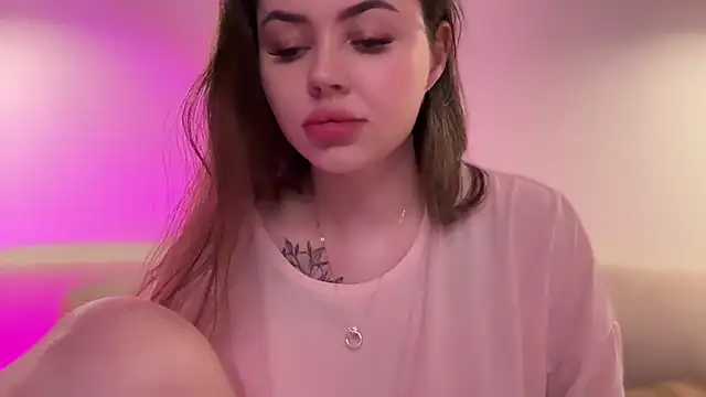 Snapshot of AlmaryKim chatting on 6, 11, 2025 AlmaryKim online show from 6, 11, 2025