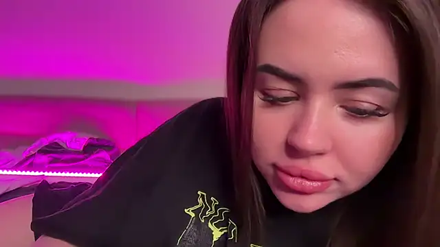 Snapshot of AlmaryKim chatting on 18, 11, 2025 AlmaryKim online show from 18, 11, 2025