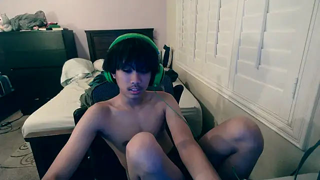 Snapshot of youngasianboy2007 chatting on 12, 10, 2025 youngasianboy2007 online show from 12, 10, 2025