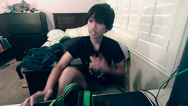 Snapshot of youngasianboy2007 chatting on 13, 10, 2025 youngasianboy2007 online show from 13, 10, 2025