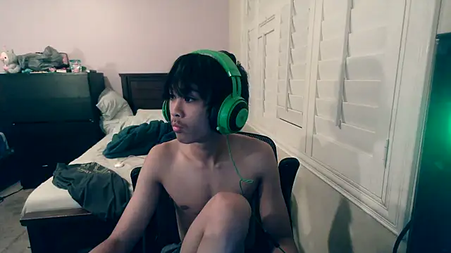 Snapshot of youngasianboy2007 chatting on 14, 10, 2025 youngasianboy2007 online show from 14, 10, 2025