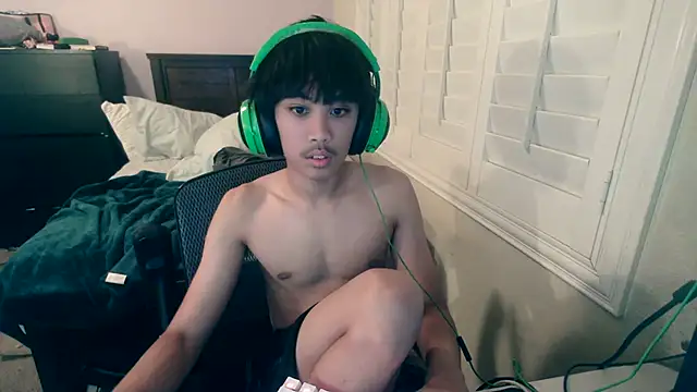 Snapshot of youngasianboy2007 chatting on 18, 10, 2025 youngasianboy2007 online show from 18, 10, 2025