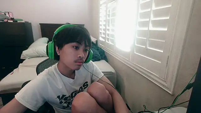 Snapshot of youngasianboy2007 chatting on 19, 10, 2025 youngasianboy2007 online show from 19, 10, 2025