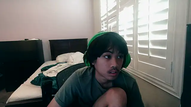 Snapshot of youngasianboy2007 chatting on 2, 12, 2025 youngasianboy2007 online show from 2, 12, 2025