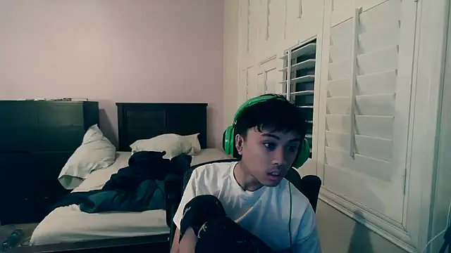 Snapshot of youngasianboy2007 chatting on 7, 2, 2026 youngasianboy2007 online show from 7, 2, 2026