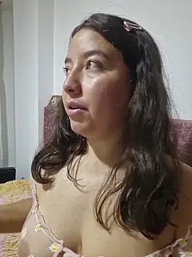 annyaparis online show from 4, 12, 2025