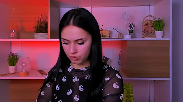 Snapshot of vivy_star1 chatting on 26, 10, 2025 vivy star1 online show from 26, 10, 2025