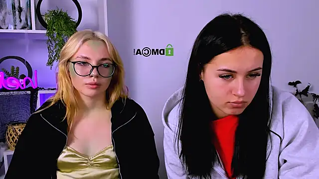 Snapshot of vivy_star1 chatting on 1, 11, 2025 vivy star1 online show from 1, 11, 2025