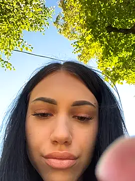 ilariea girl online show from 3, 10, 2025