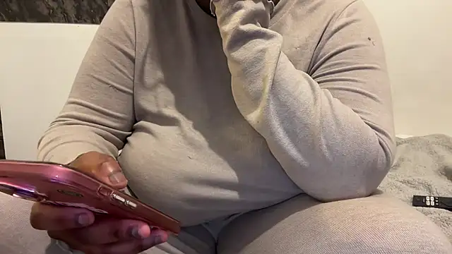 nanaisbackk online show from 29, 10, 2025