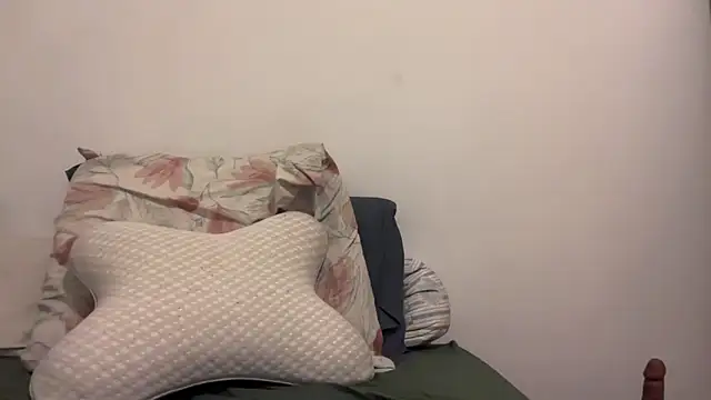 nanaisbackk online show from 2, 2, 2026