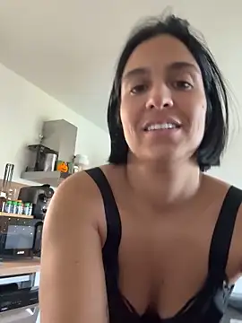 LaPetiteKim online show from 31, 10, 2025