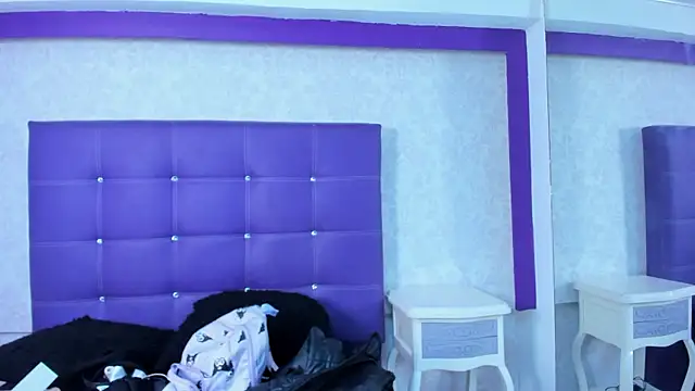 LeaMoreau22 online show from 11, 10, 2025