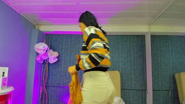 LeaMoreau22 online show from 21, 12, 2025