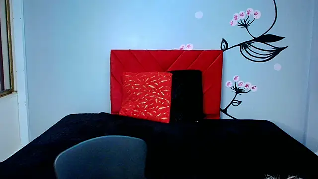 Charlotte  Gray online show from 28, 10, 2025