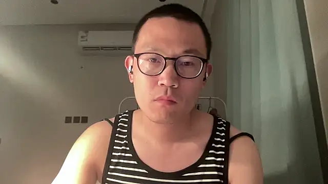 Snapshot of yewuzhibb chatting on 2, 10, 2025 yewuzhibb online show from 2, 10, 2025