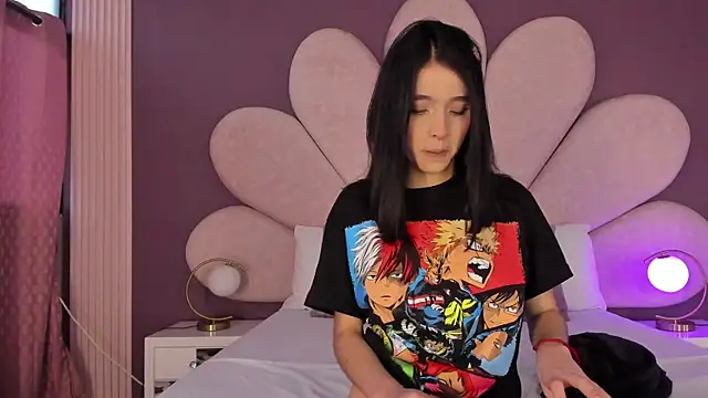 MeganR  online show from 5, 11, 2025