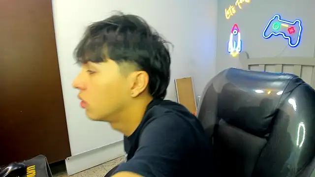 StiwenTwink online show from 14, 10, 2025