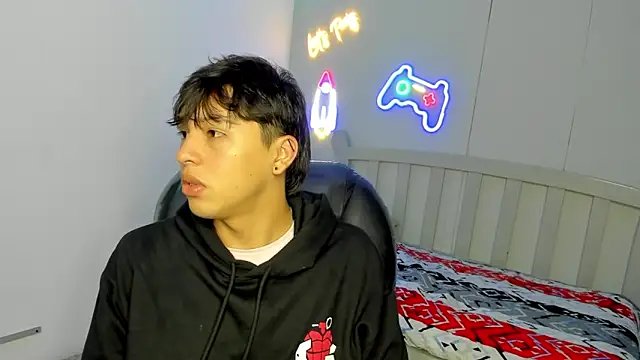 StiwenTwink online show from 29, 10, 2025