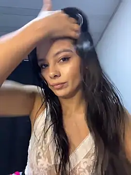 Snapshot of SaraMistick chatting on 20, 11, 2025 SaraMistick online show from 20, 11, 2025