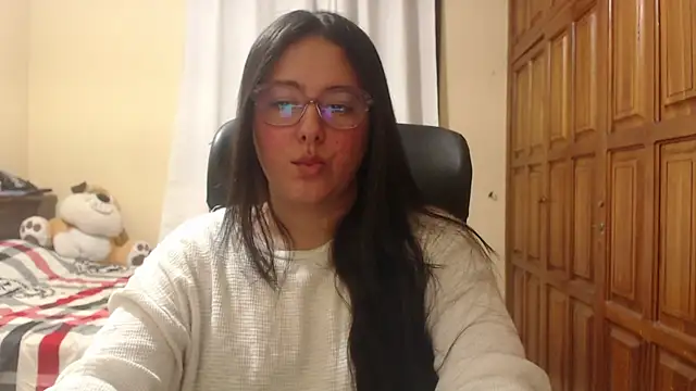Snapshot of Venus_cat_ chatting on 15, 7, 2026 Venus cat online show from 15, 7, 2026