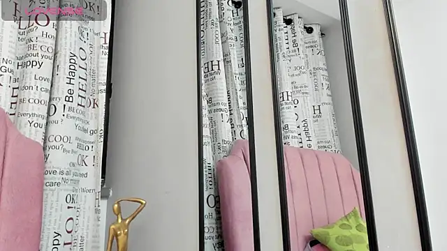 Zoe Blond online show from 31, 10, 2025