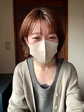 momo yuipu online show from 15, 10, 2025