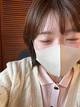 momo yuipu online show from 3, 11, 2025