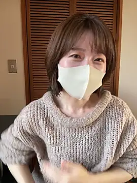 momo yuipu online show from 10, 11, 2025