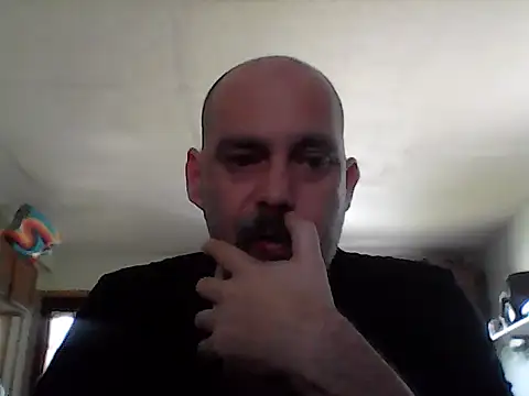 Snapshot of crazyheratic8 chatting on 4, 5, 2026 crazyheratic8 online show from 4, 5, 2026