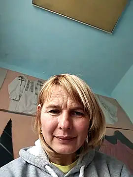 Snapshot of Masha412111 chatting on 9, 10, 2025 Masha412111 online show from 9, 10, 2025