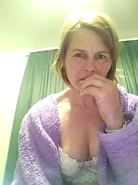 Snapshot of Masha412111 chatting on 22, 4, 2026 Masha412111 online show from 22, 4, 2026