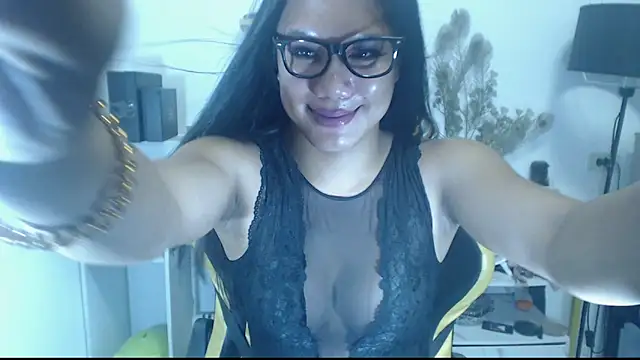 Snapshot of hugecockyurikaa chatting on 9, 10, 2025 hugecockyurikaa online show from 9, 10, 2025