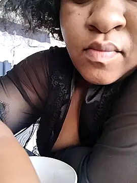 Snapshot of thicknjuicyx chatting on 7, 10, 2025 thicknjuicyx online show from 7, 10, 2025