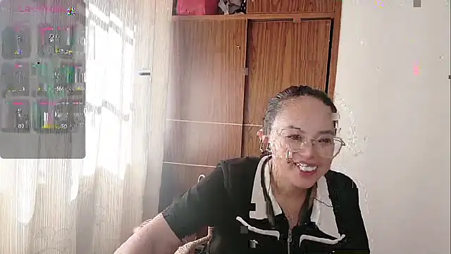 Snapshot of yueliang-166 chatting on 7, 10, 2025 yueliang-166 online show from 7, 10, 2025