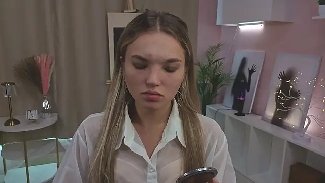 JulieLupo online show from 12, 10, 2025