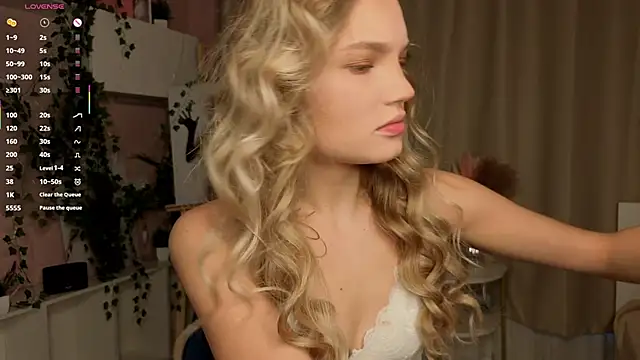 JulieLupo online show from 19, 12, 2025