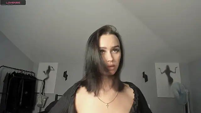 Lisa  Johnson online show from 28, 10, 2025