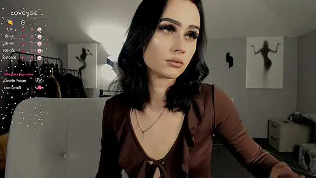 Lisa  Johnson online show from 25, 11, 2025