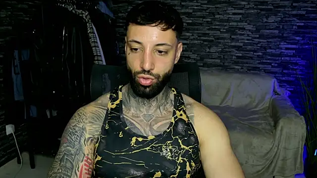 Snapshot of MasculineGuy99 chatting on 4, 5, 2026 MasculineGuy99 online show from 4, 5, 2026