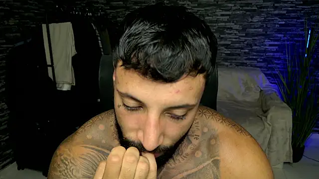 Snapshot of MasculineGuy99 chatting on 5, 7, 2026 MasculineGuy99 online show from 5, 7, 2026