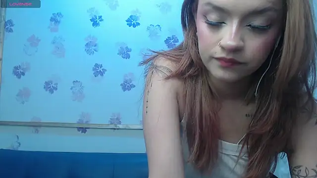 Snapshot of Alyy_cute_ chatting on 8, 10, 2025 Alyy cute online show from 8, 10, 2025